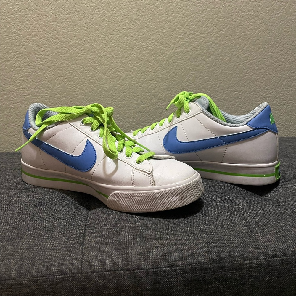 Nike Tennis Shoes